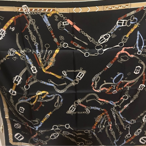 Hermès Iconic Equestrian Twill Scarf 100% Silk - NWT with original Hermès Box - Picture 3 of 7